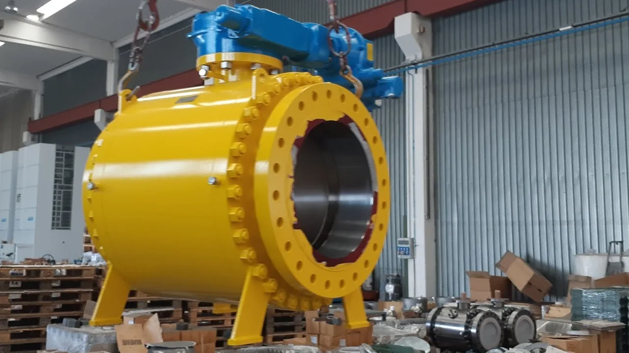 Large trunnion mounted ball valve at the TMK workshop