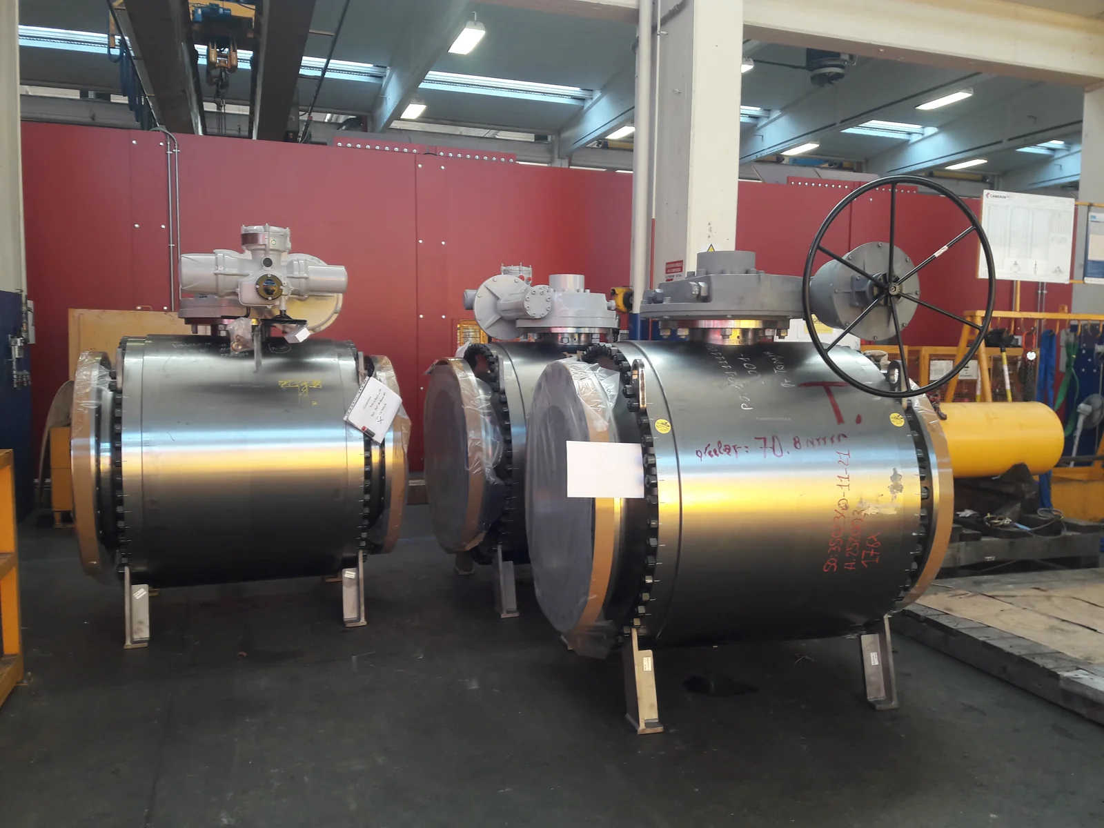 Trunnion mounted valves with actuators prepared at the TMK workshop